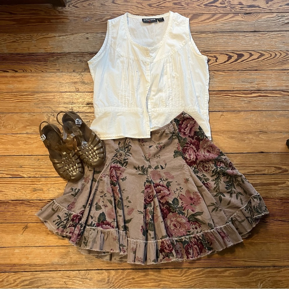 Adorable vintage Ivy Jane corduroy floral circle skirt 100% cotton